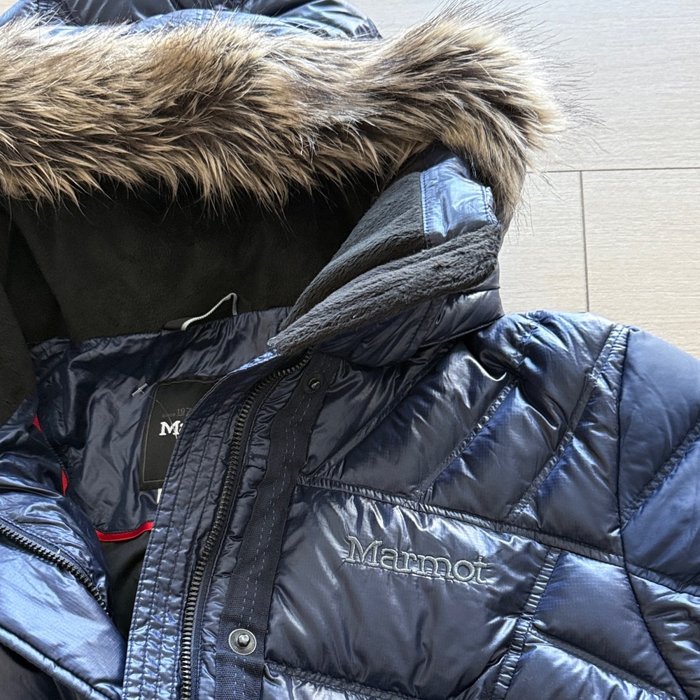 Marmot Light weight Blue Jacket with Faux Fur Hood - Picture 4 of 5